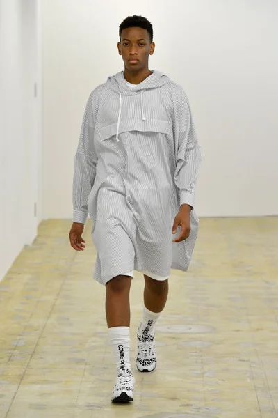 Look 10